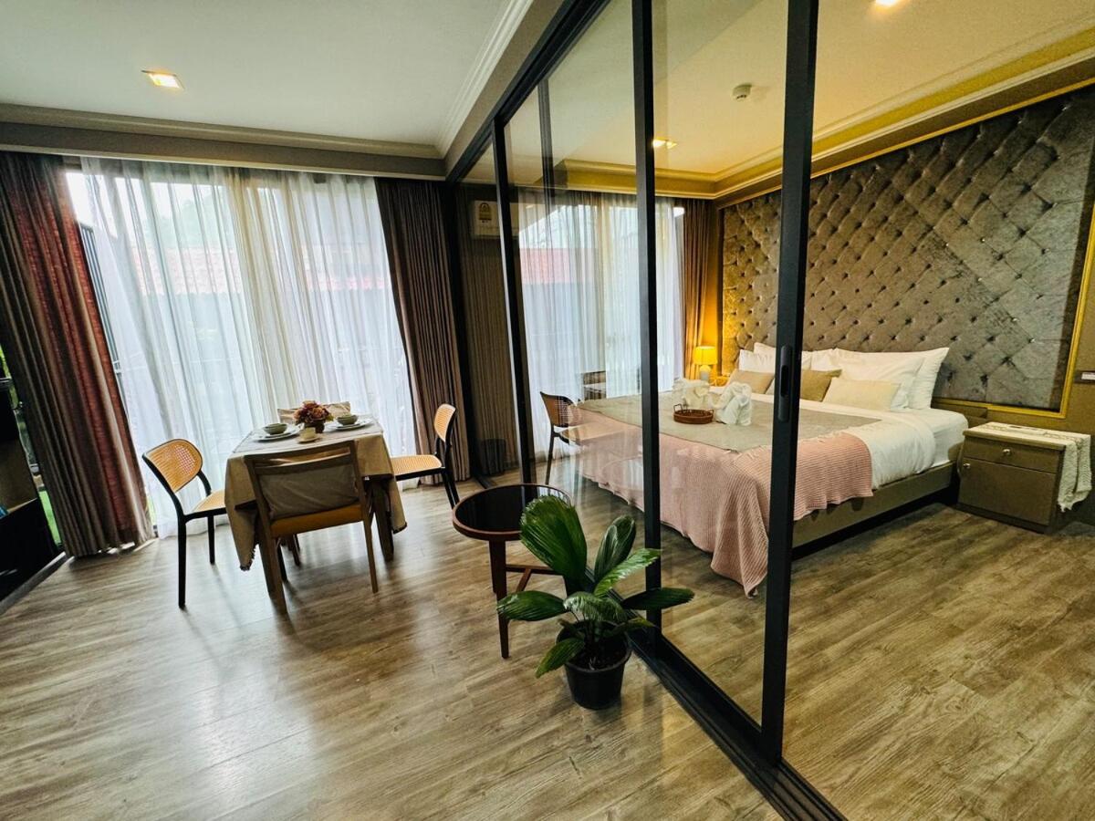 Patong Rooftop Pool Luxury Condo With Bathtub And Sofa Bed Big Balcony Exterior photo